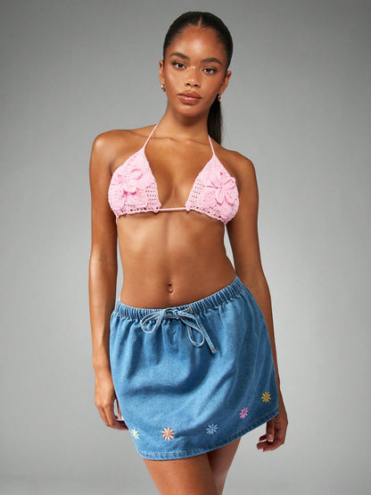 Minifalda Jean bordada con diseño floral