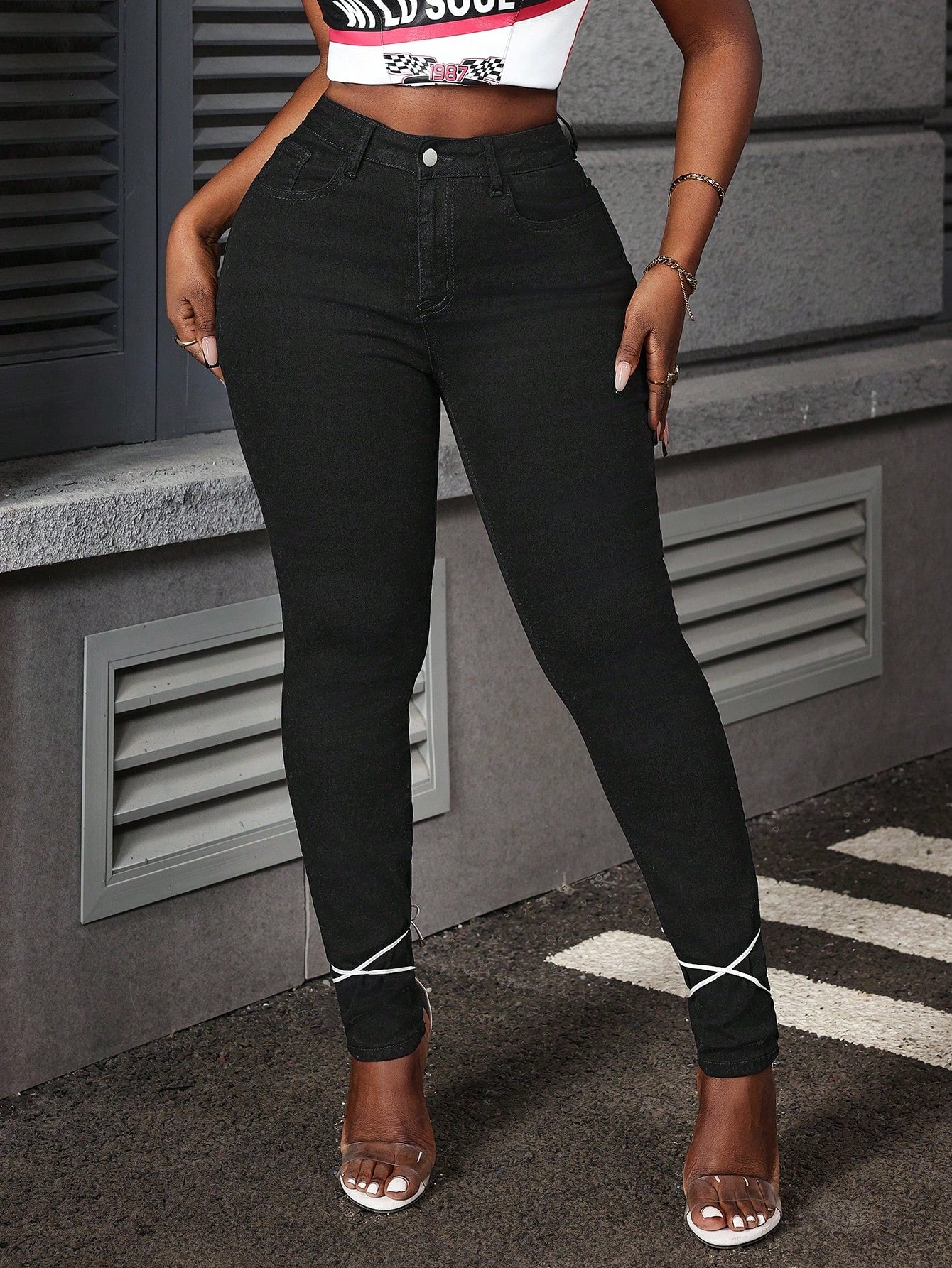 Jeans casuales y versátiles con bolsillos